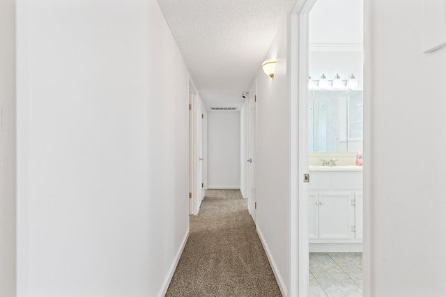 1008 Colonial Ct, Modesto, CA 95350