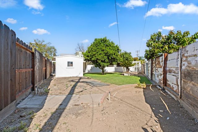 1008 Colonial Ct, Modesto, CA 95350