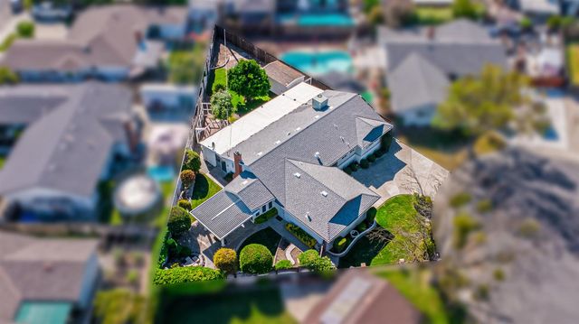 1008 Colonial Ct, Modesto, CA 95350