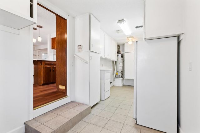 1008 Colonial Ct, Modesto, CA 95350