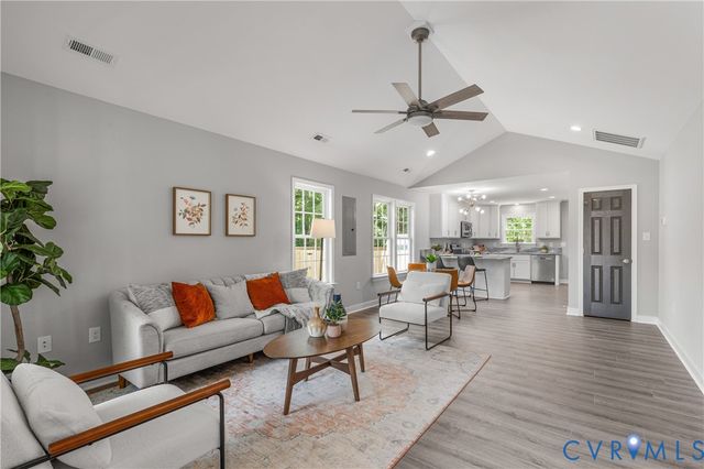 7953 Pennsylvania Ave, West Point, VA 23181