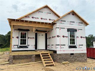 7953 Pennsylvania Ave, West Point, VA 23181