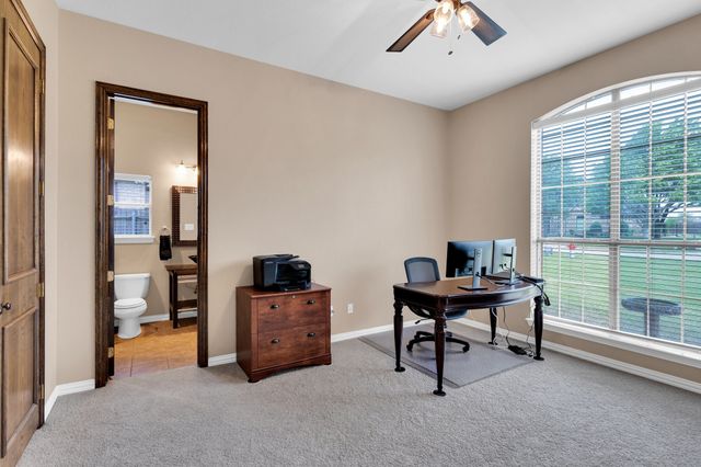 1625 Plum Creek Drive, Midlothian, TX 76065