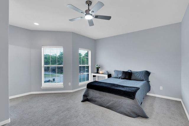 1625 Plum Creek Drive, Midlothian, TX 76065