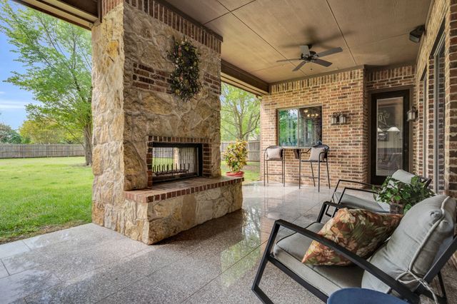 1625 Plum Creek Drive, Midlothian, TX 76065