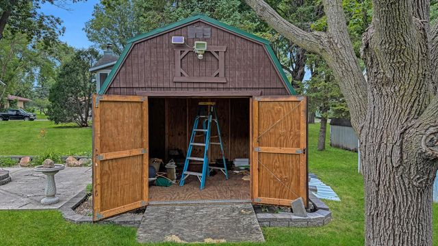 2026 Paulis Drive, Faribault, MN 55021