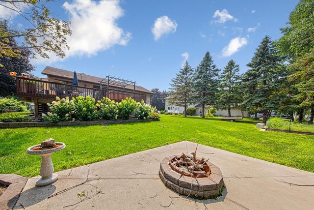 2026 Paulis Drive, Faribault, MN 55021