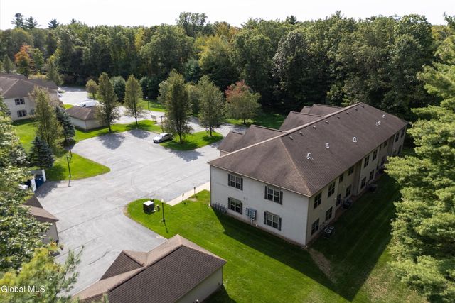 16 Lancaster Place, Milton, NY 12020