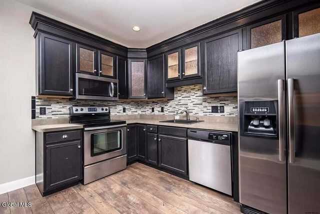 16 Lancaster Place, Milton, NY 12020