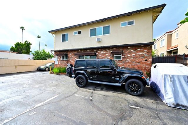 31 N Parkwood Avenue, Pasadena, CA 91106