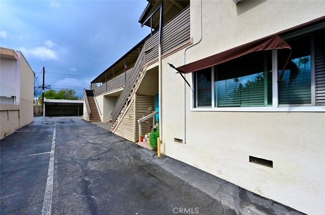 31 N Parkwood Avenue, Pasadena, CA 91106