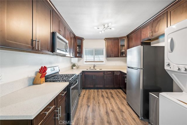 31 N Parkwood Avenue, Pasadena, CA 91106