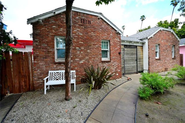 31 N Parkwood Avenue, Pasadena, CA 91106