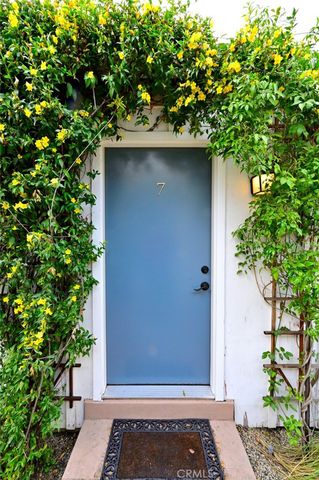 31 N Parkwood Avenue, Pasadena, CA 91106