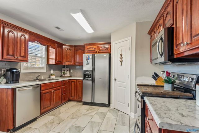 150 Kaylee Loop Road, Hartselle, AL 35640