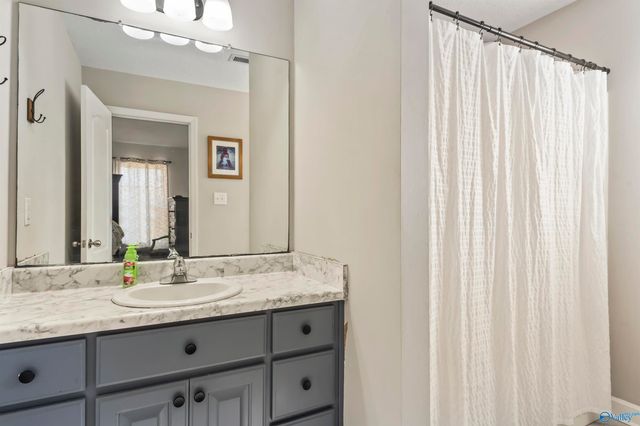 150 Kaylee Loop Road, Hartselle, AL 35640