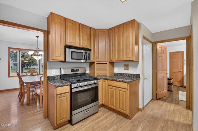 5846 Cherokee Avenue, Walbridge, OH 43465
