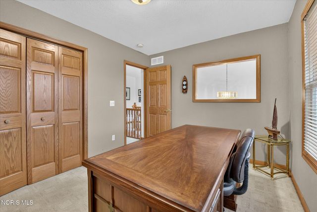 5846 Cherokee Avenue, Walbridge, OH 43465