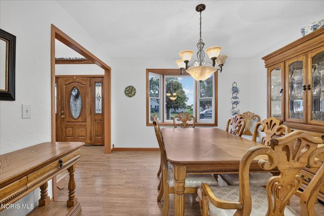 5846 Cherokee Avenue, Walbridge, OH 43465