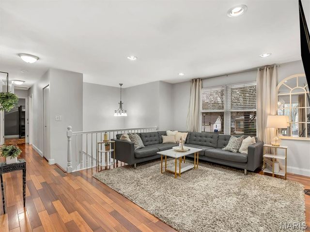 1360 Premio Drive, Fenton, MO 63026