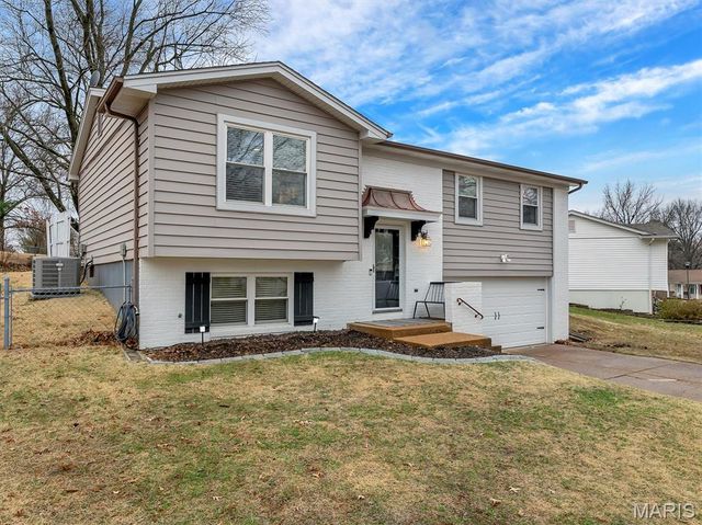 1360 Premio Drive, Fenton, MO 63026