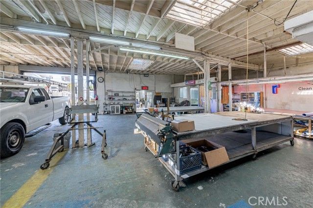 4922 S Figueroa Street, Los Angeles, CA 90037