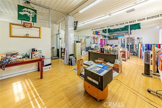 4922 S Figueroa Street, Los Angeles, CA 90037