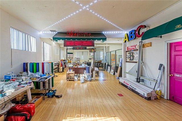 4922 S Figueroa Street, Los Angeles, CA 90037