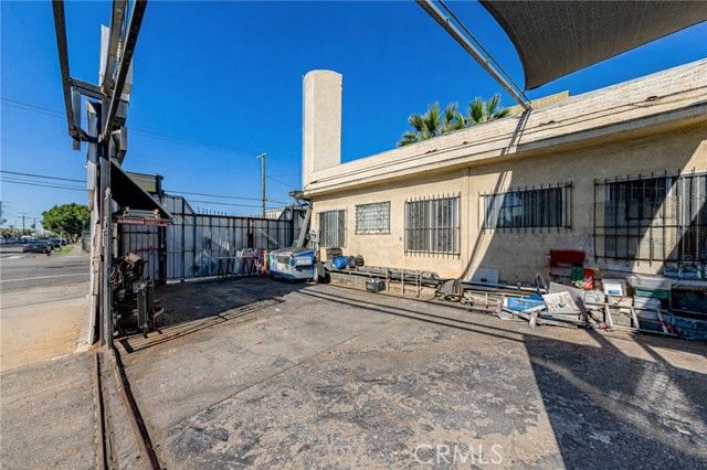 4922 S Figueroa Street, Los Angeles, CA 90037