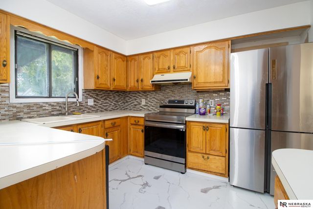 6149 NW 9th Street, Lincoln, NE 68521