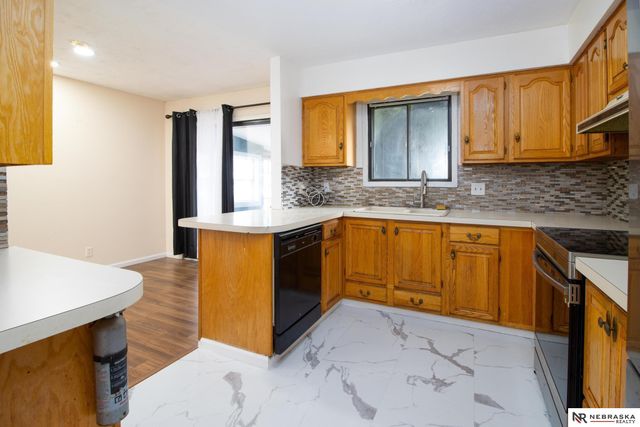 6149 NW 9th Street, Lincoln, NE 68521