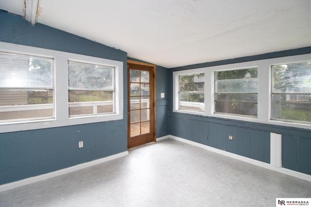 6149 NW 9th Street, Lincoln, NE 68521