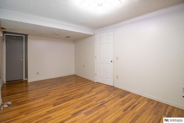 6149 NW 9th Street, Lincoln, NE 68521