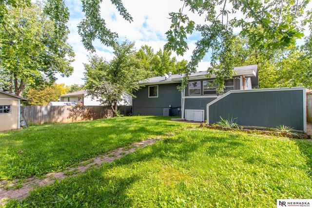 6149 NW 9th Street, Lincoln, NE 68521