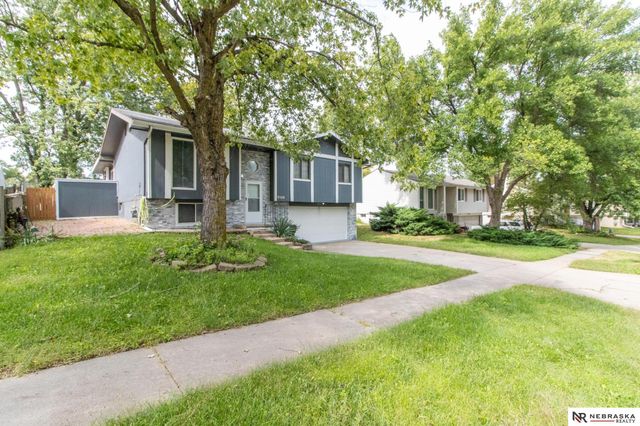 6149 NW 9th Street, Lincoln, NE 68521