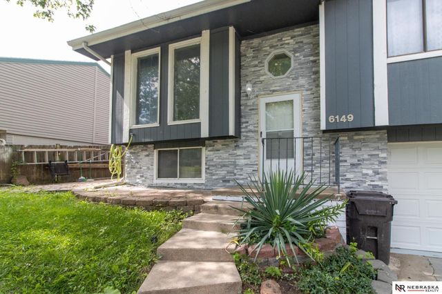 6149 NW 9th Street, Lincoln, NE 68521