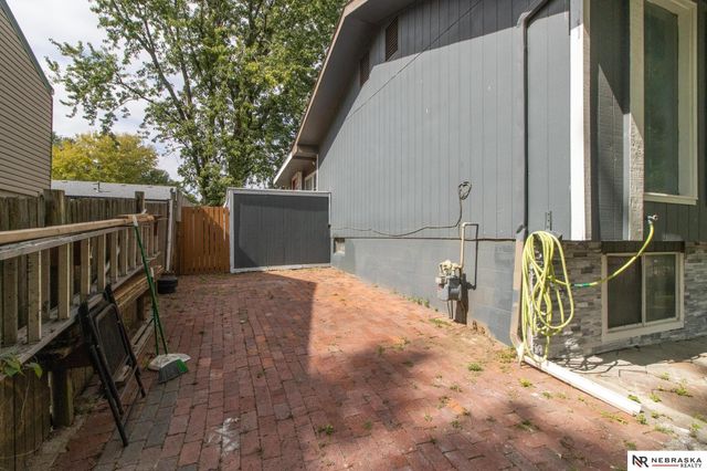 6149 NW 9th Street, Lincoln, NE 68521