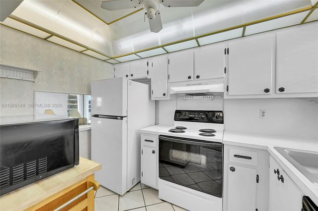 7960 N Sunrise Lakes Drive 311, Sunrise, FL 33322