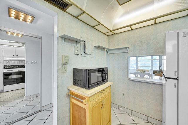 7960 N Sunrise Lakes Drive 311, Sunrise, FL 33322