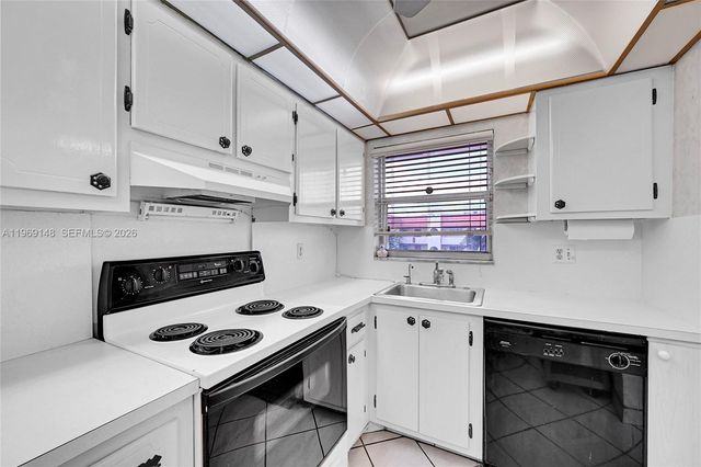 7960 N Sunrise Lakes Drive 311, Sunrise, FL 33322