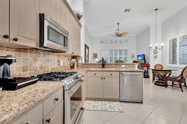 10732 Grande Boulevard, West Palm Beach, FL 33412