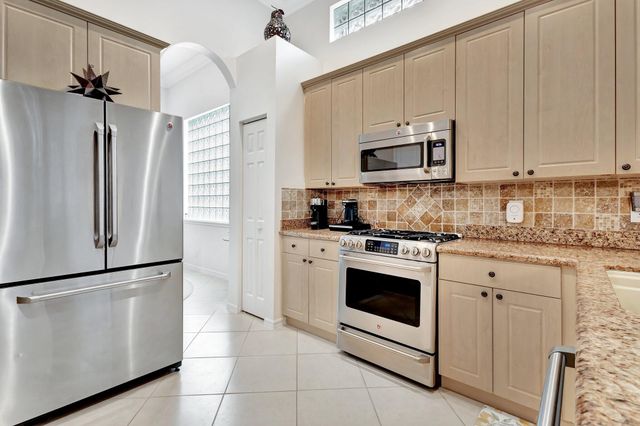 10732 Grande Boulevard, West Palm Beach, FL 33412