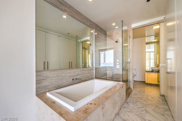 3726 Las Vegas Boulevard 811, Las Vegas, NV 89158