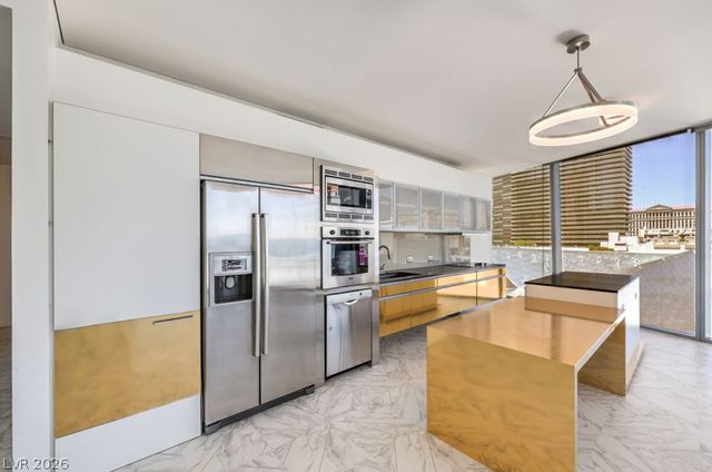 3726 Las Vegas Boulevard 811, Las Vegas, NV 89158