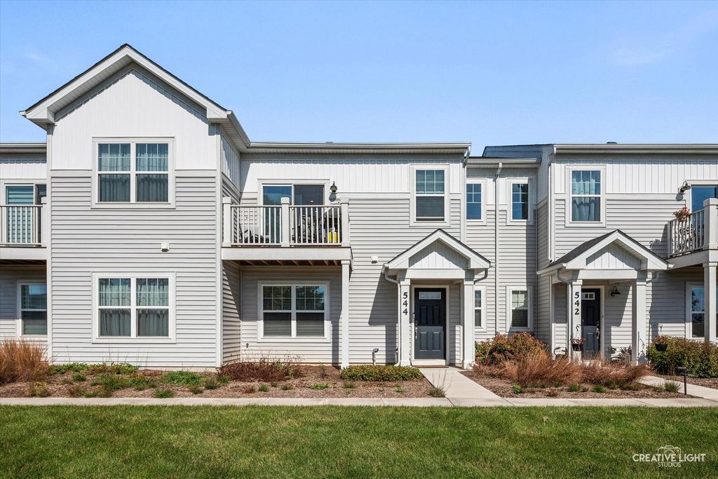 544 Comstock Road, South Elgin, IL 60177