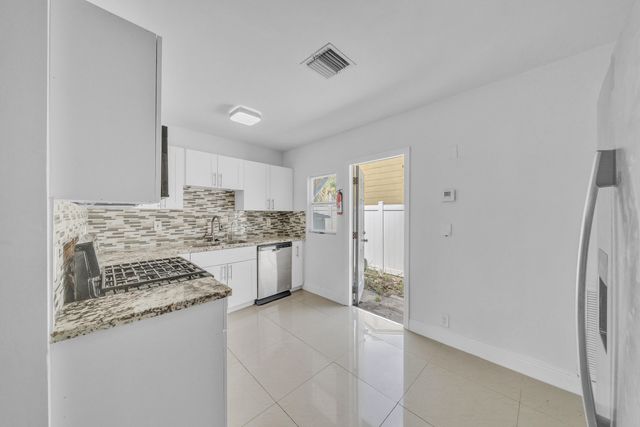 5409 Western Avenue, West Palm Beach, FL 33405