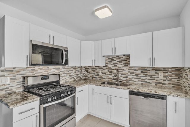 5409 Western Avenue, West Palm Beach, FL 33405