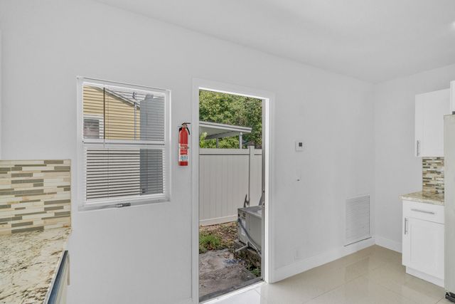 5409 Western Avenue, West Palm Beach, FL 33405