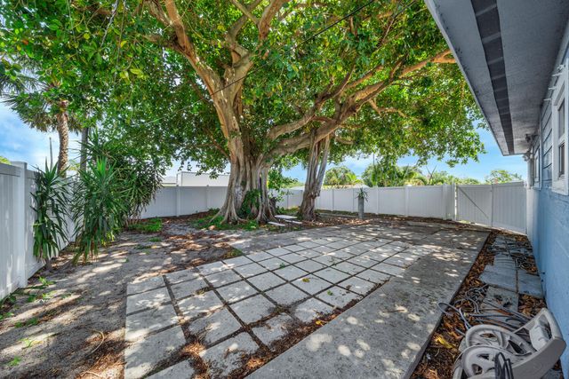 5409 Western Avenue, West Palm Beach, FL 33405