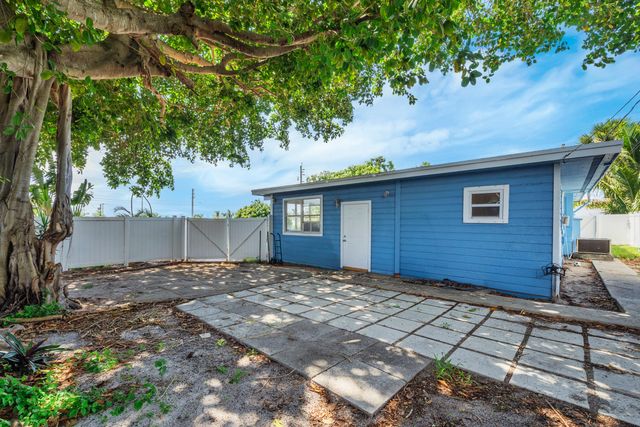5409 Western Avenue, West Palm Beach, FL 33405